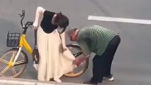 大爷最后是擦手