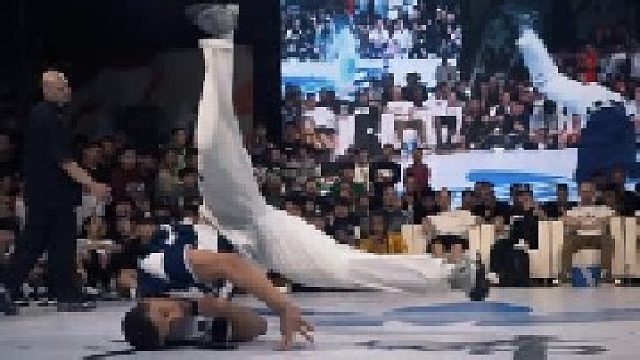 这个Bboy大长腿哦！不过挺猛的