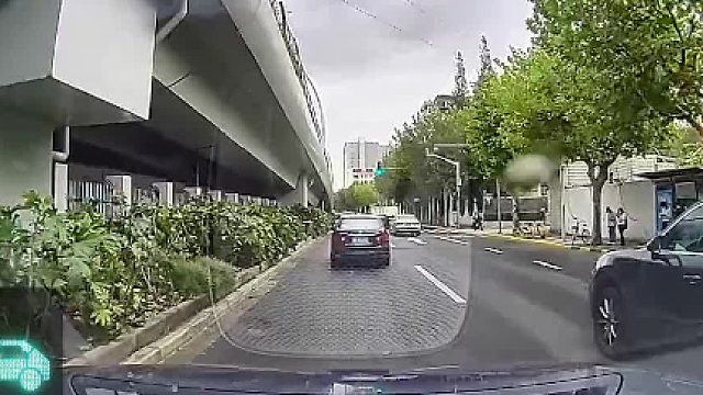 女朋友的爸爸原来这么有钱，她还有什么事情瞒着我？