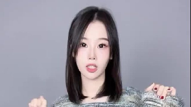 颜如明月，照亮所有平凡夜晚。
