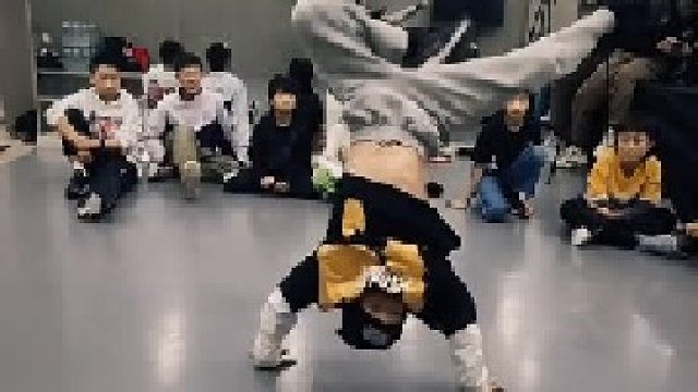 小朋友把音乐卡满了