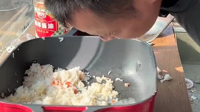 车里有异味，不能将就着继续使用！要赶紧去除异味......