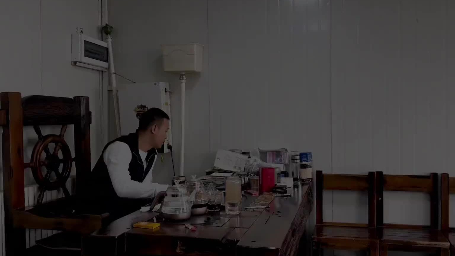 给老舅气过去了