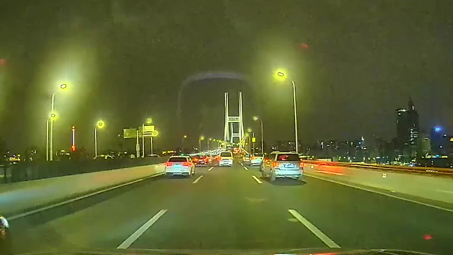 做基金经理的老同学，一不小心把行业内卷的规则全说出来了...