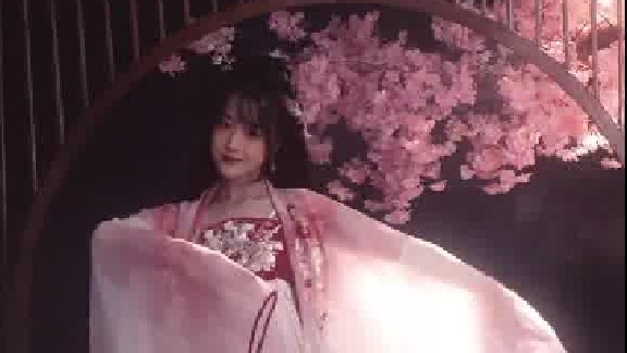 遇见你的眉眼 如清风明月