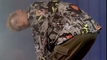 男爵老师太给力了，舞姿够销魂的