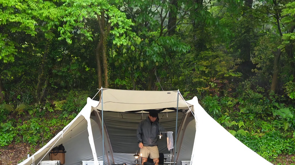 一人大帐篷沉浸式暴雨露营(第二集)