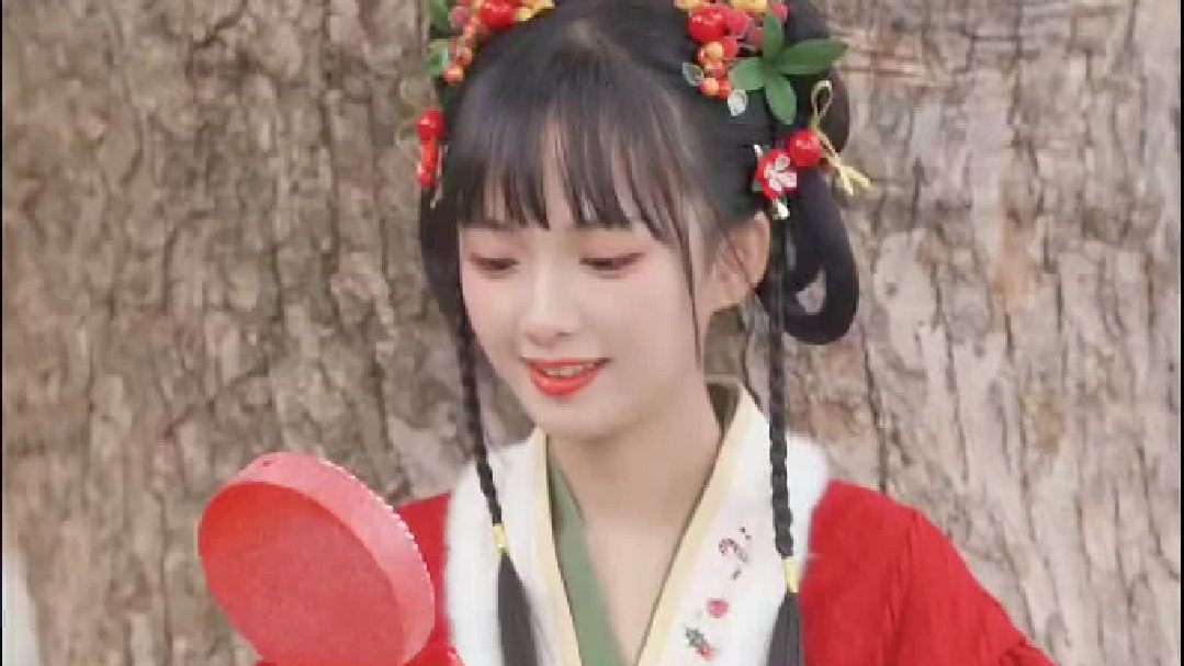 爱笑的汉服妹妹 笑容果然好甜