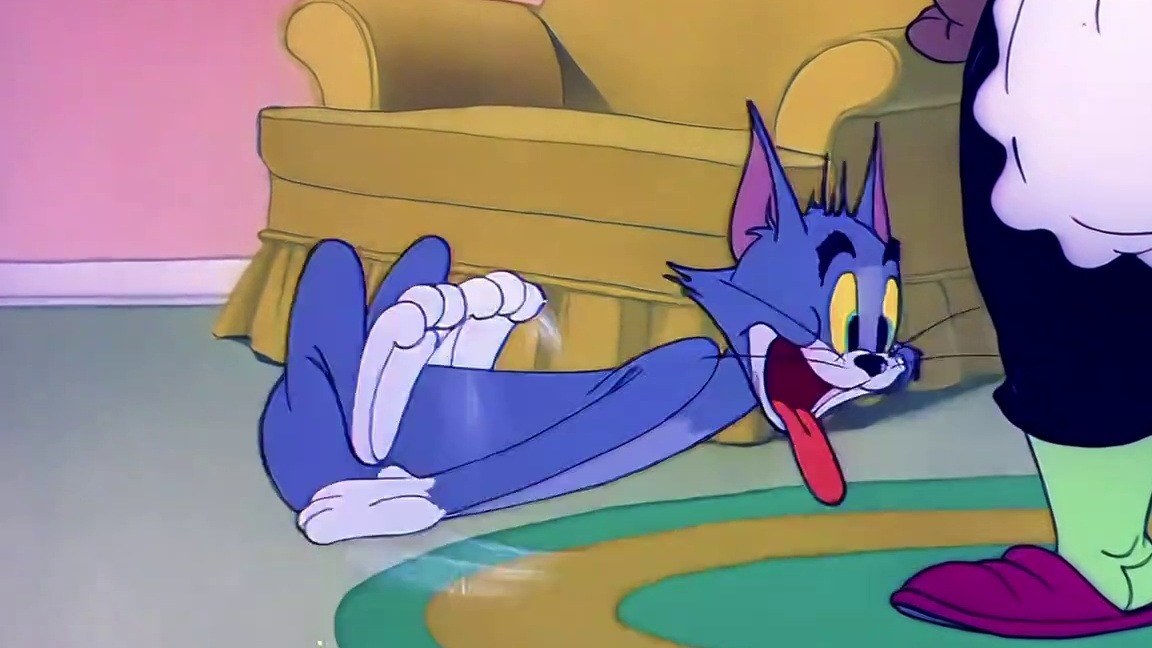 汤姆通宵去跟狐朋狗友开黑，结果回家抓杰瑞的时候却打起了瞌睡！_2