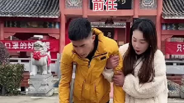 3年前男孩因车祸不想连累女友，不辞而别，3年后一次偶然相遇，女孩放弃她现在男友，义务反顾选择了男孩