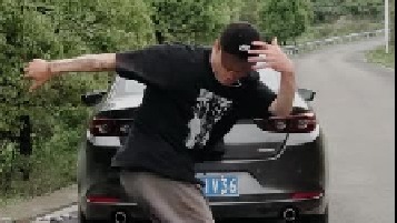 在不跳的整不动了