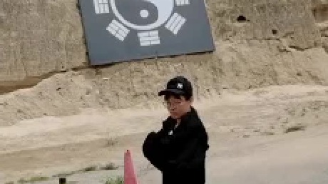 我们现在到了大话西游拍摄地，你们知道至尊宝深爱着的人到底是谁吗？