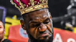 詹姆斯为了四万分，不顾一切刷分，我只能说，厚颜无耻，沽名钓誉