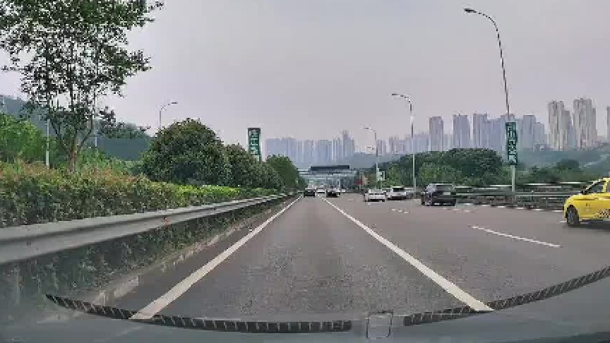 事出反常必有妖很典型的5种情况，开车遇到要立即警惕，避免危险