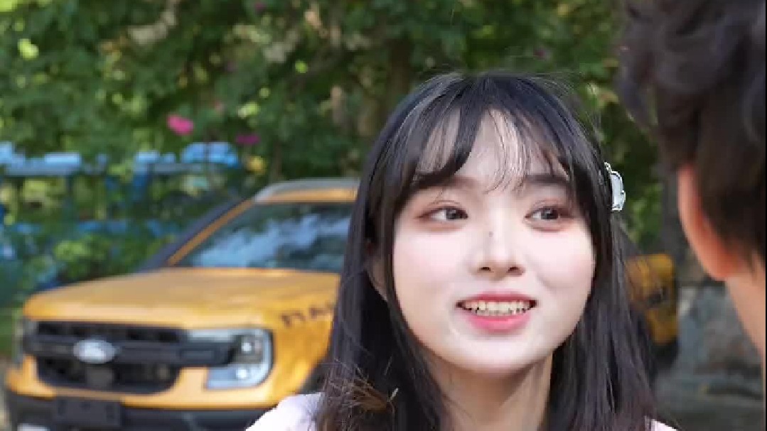 谁说年轻人一定要开跑车，福特游骑侠Ranger又“装”又“野”更适合年轻体质。