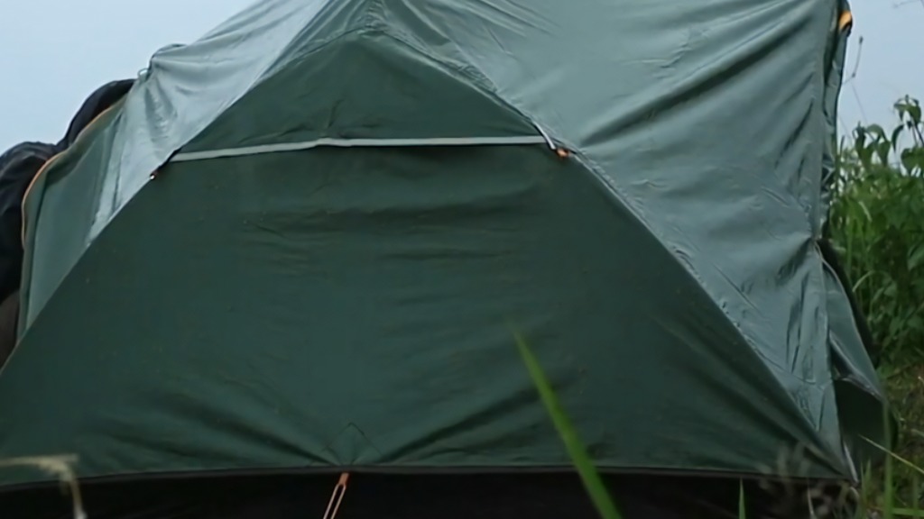 狠人小哥非露不可暴雨露营（第二集）