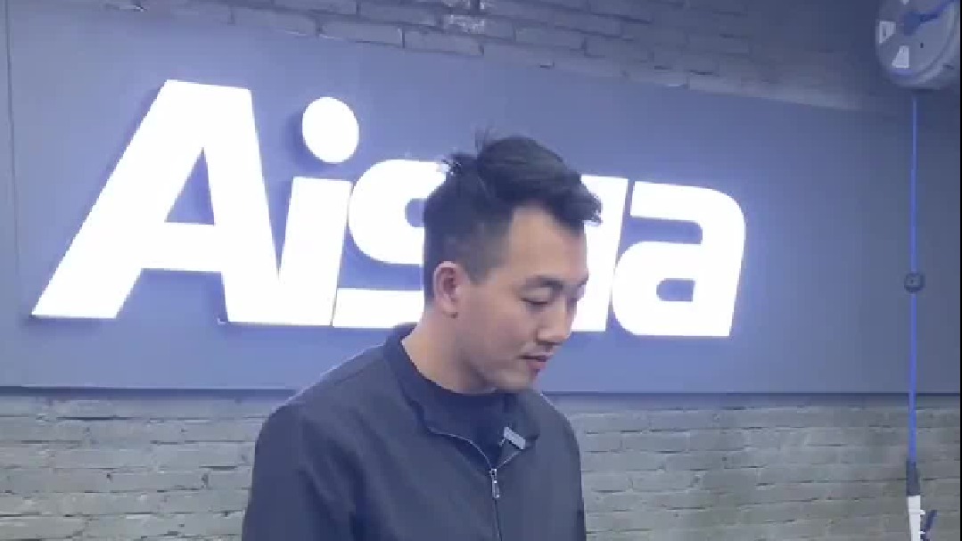 今天贴两台SUV，都是黑色但效果完全不同！