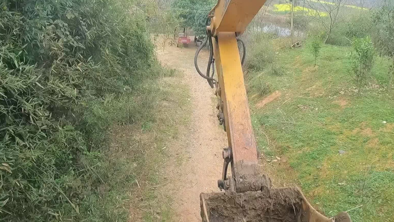 今天这个起步价，时间不长。事情多。挖沟，修路，平石头。