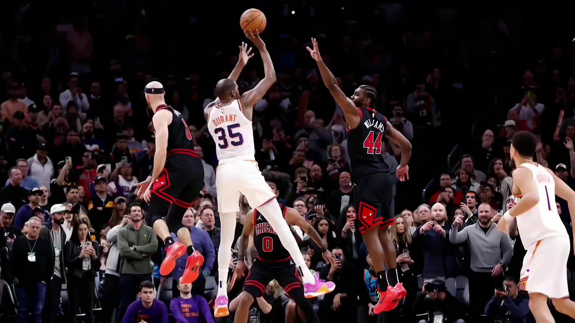 太阳战胜公牛豪取六连胜！全队夸赞杜兰特绝杀！