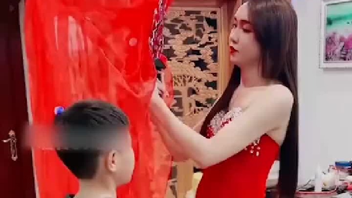 这爸爸也太漂亮啦！