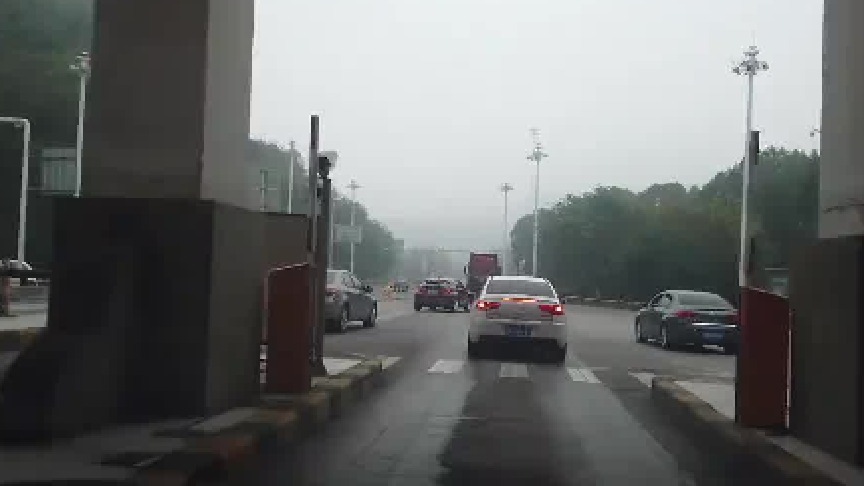 给别人让路就是给自己的安全让路，老司机亲自开车演示，主动防御