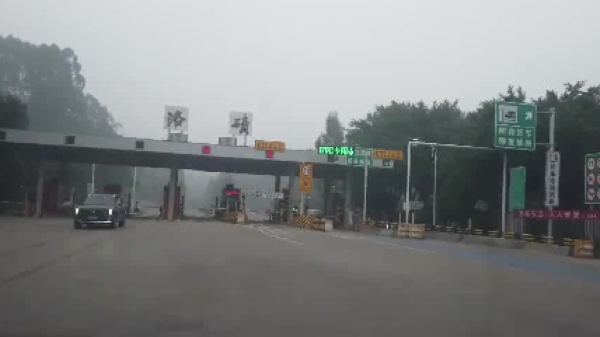 完整跑完一段高速路的安全技巧，老司机亲自开车演示，要多留心眼