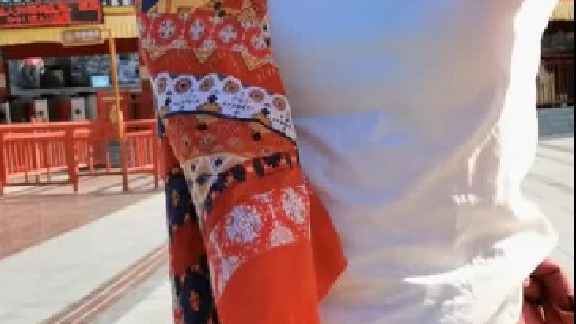 到了塔尔寺了，所有自驾游的朋友们通知你们一下7月23号起来塔尔寺就只能停留在3公里以外的停车场了！