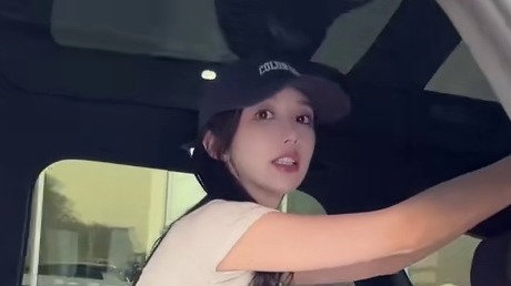 你觉得临时车牌应该贴在哪里？