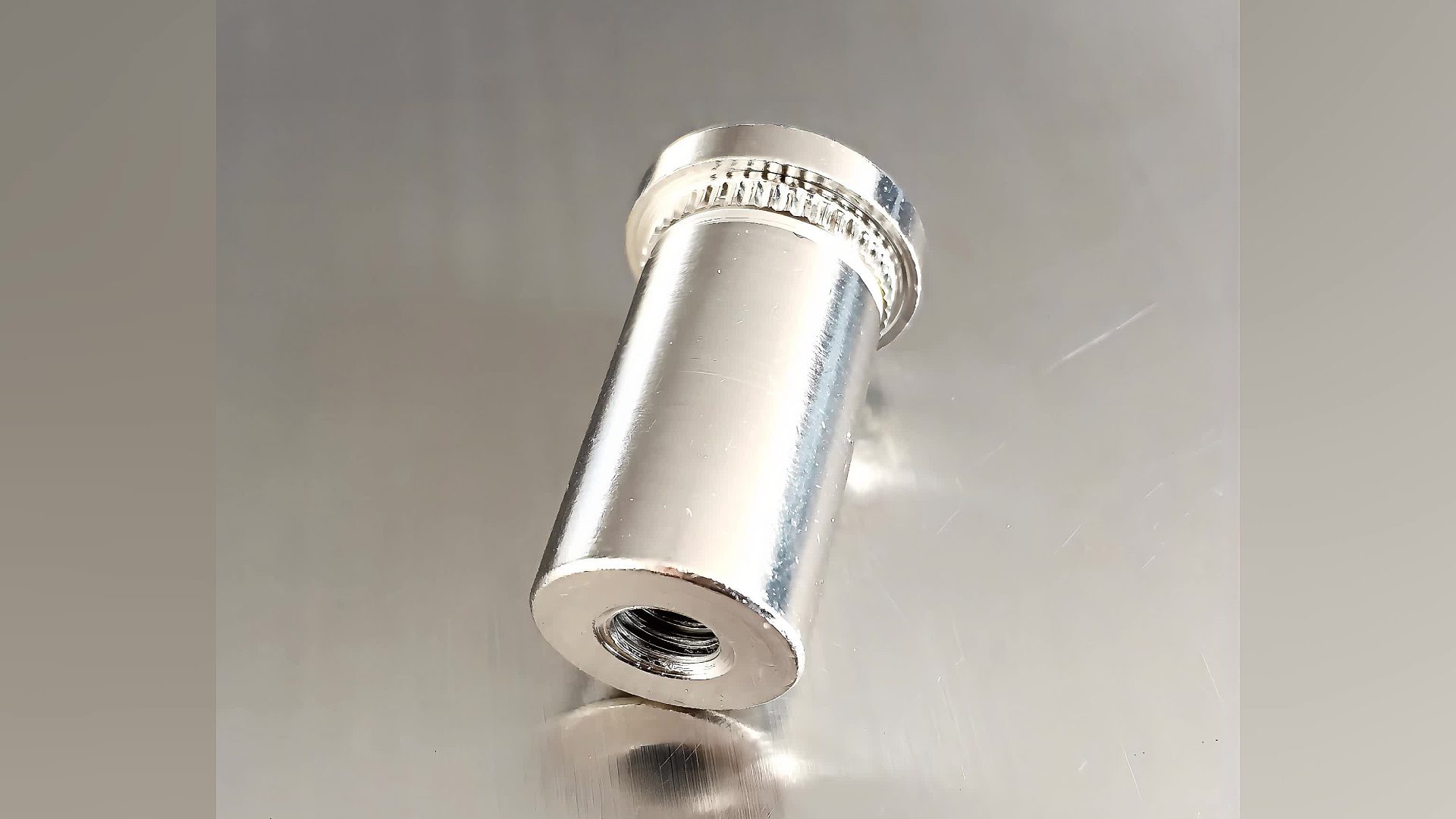 高精密不锈钢滚花压铆定位螺母