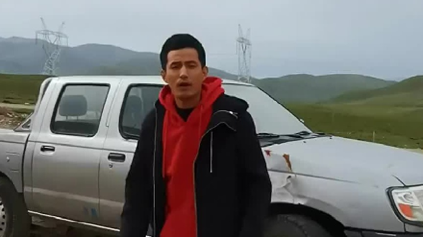 距离青海湖90公里的地方捡到一辆车，此地海拔3800米，暂时安全没有高反！