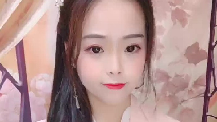 变身黑色曝光了……哎……我也不知道怎么办了……谁能教我？