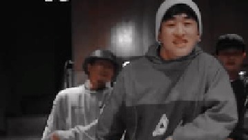 是不是很有feel，头跟着动了吗？