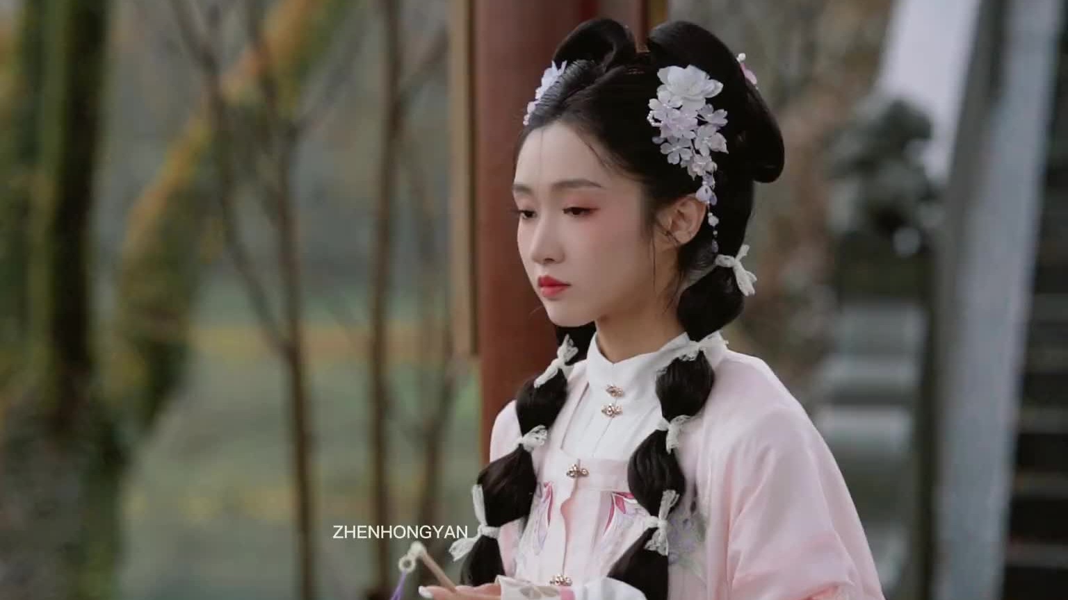 汉服妹妹的回眸一笑