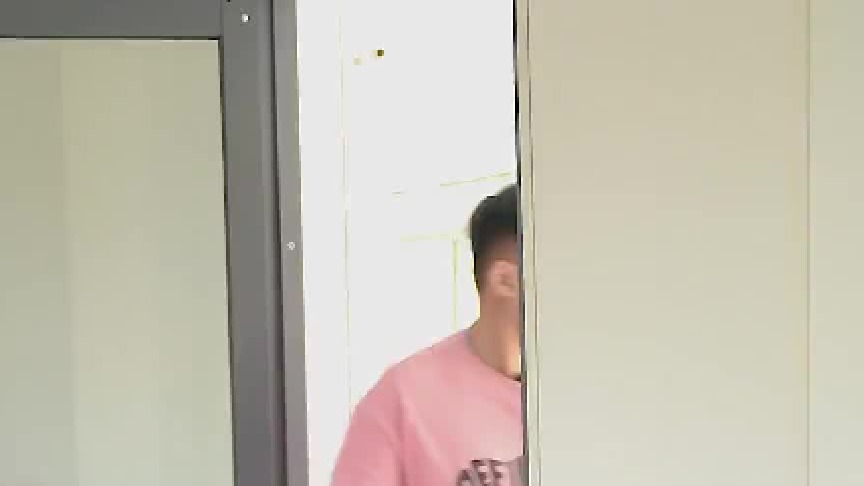 一家人出去春游竟然让大江爸留在家里喂鸡喂猪，没想到...