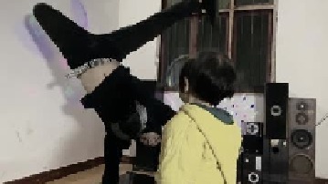 这是我遇见最小的对手（两岁）一点不含糊。