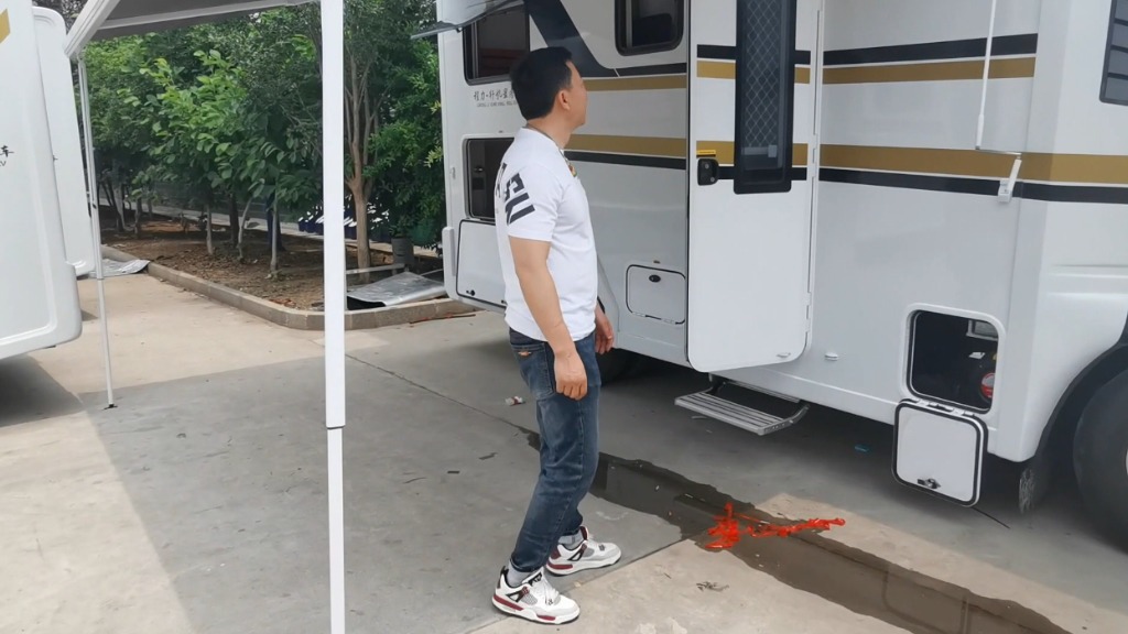 房车造了两个月 今日提车 是什么心情