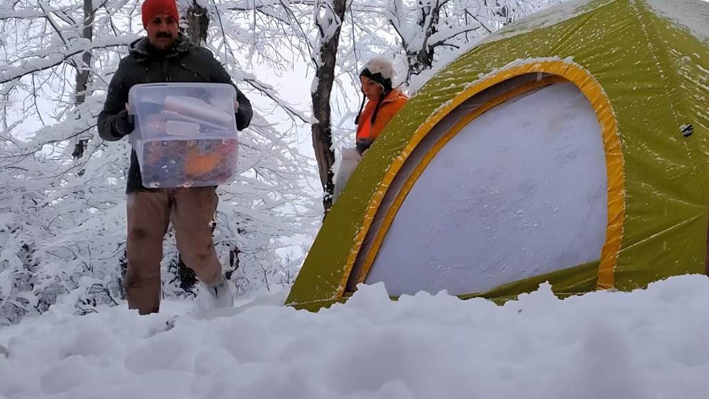 一家人的雪天露营之旅 (第三集)