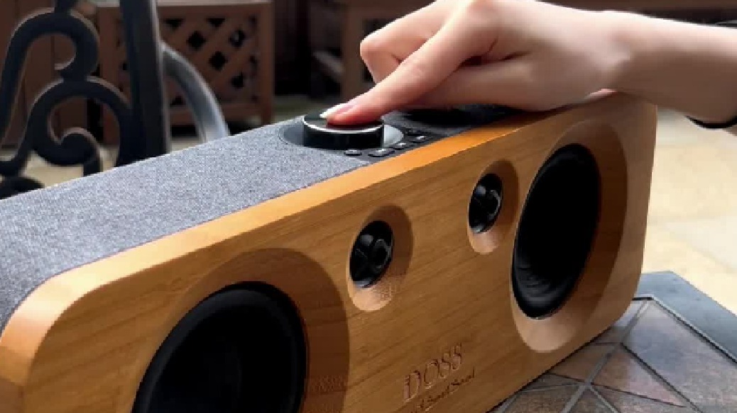 声音好听的宝藏音箱：DOSS原木全景声蓝牙音箱