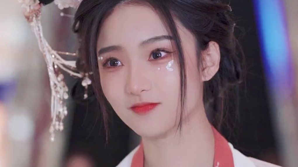 小姐姐好甜 笑起来太好看了