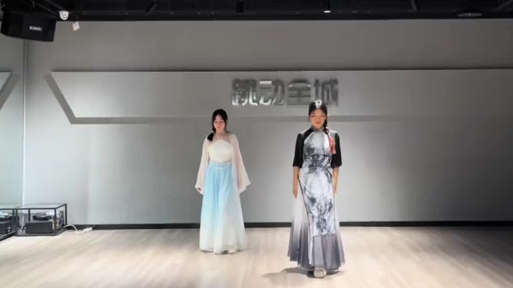 今年跳国风的频率好高呀