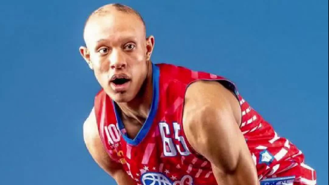 因丑陋被人嘲笑！如今逆袭为2022届第一前锋！新一代无眉大侠！