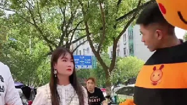 这就是你所谓的公司加班，为了你我每天打四份工 却换来的是一次次欺骗