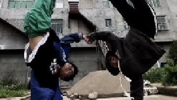 一眼不合就battle