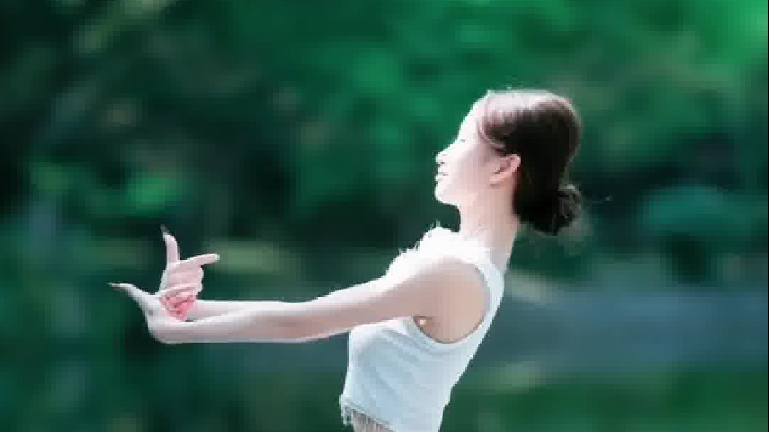 “与其孤独 不如听白狐”