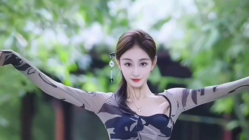 落霞与孤鹜齐飞，秋水共长天一色