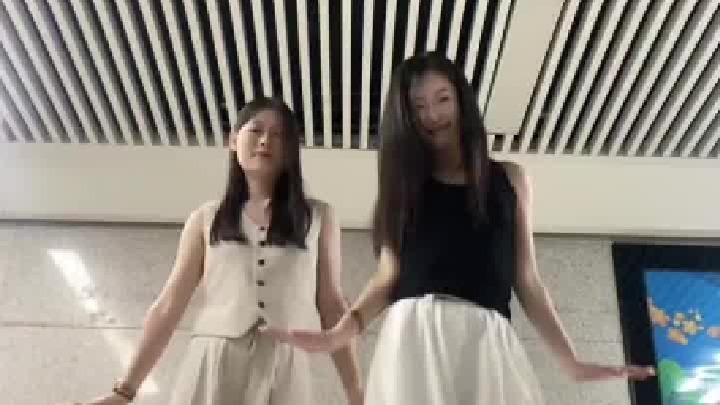 浅跳一下worthit扭胯舞