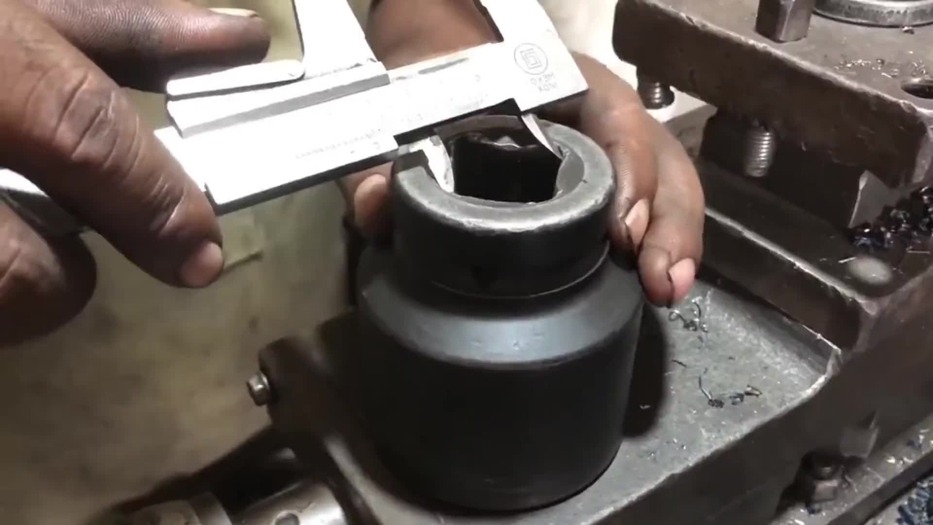 巴铁师傅维修重型风炮全过程。