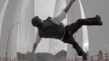 晕车不？看看这场地像不像你们三桥？