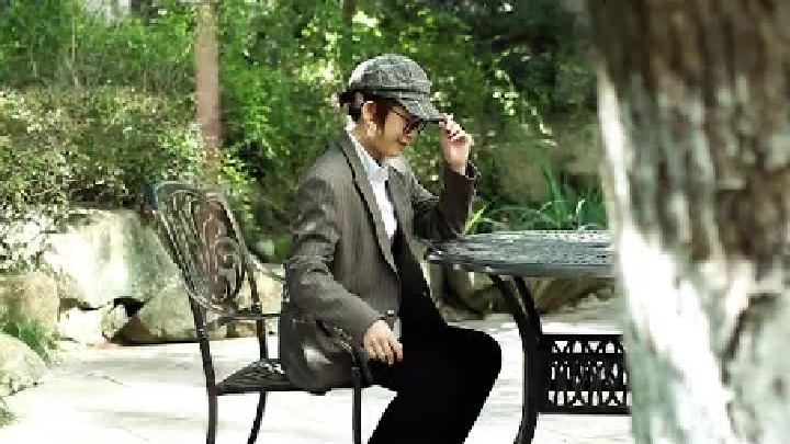 接到秘密任务接近豪门夫人，对方竟然跟我…