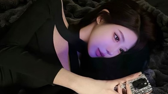 她绝对是女的！！